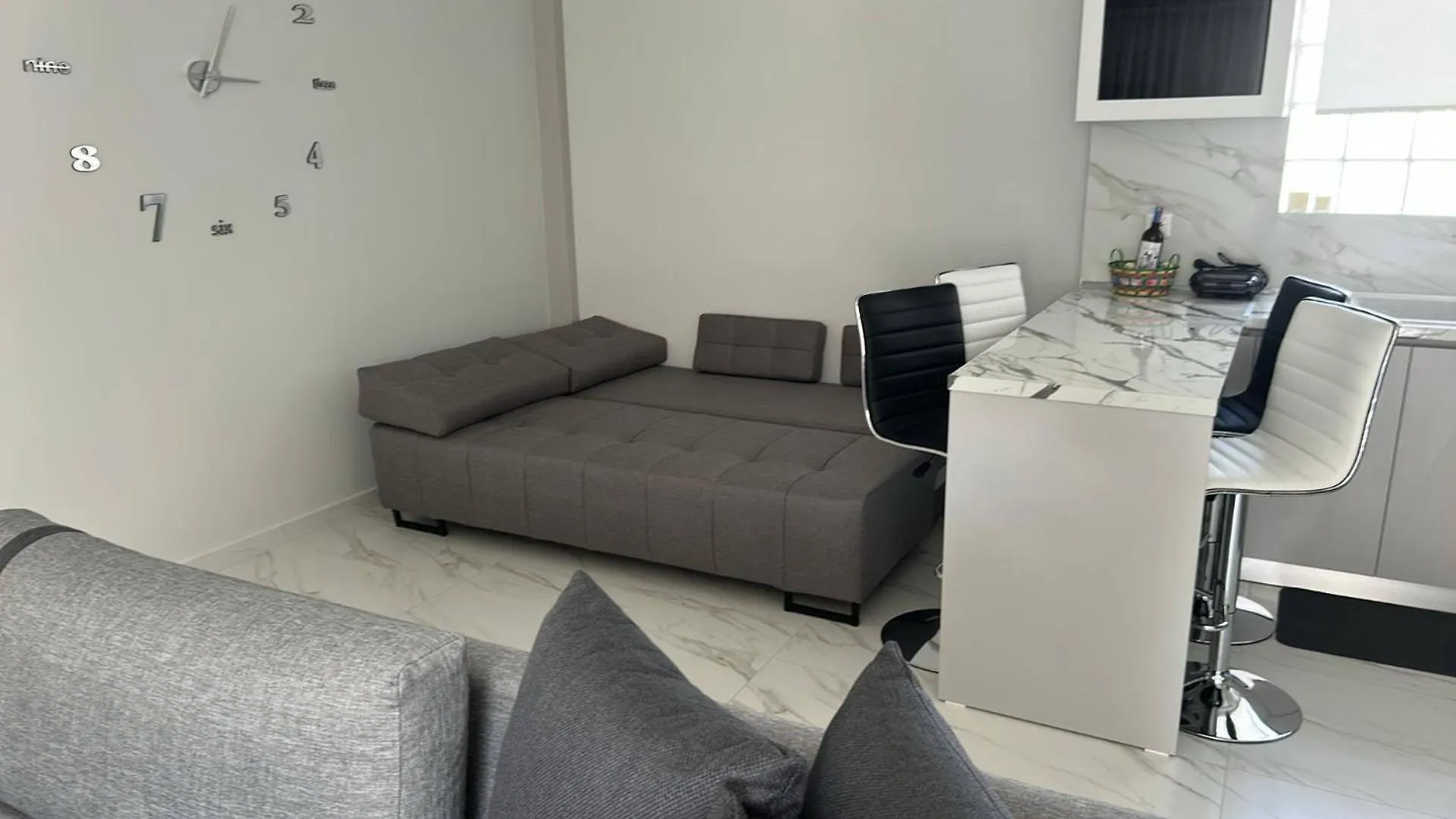 Escape Central Apartments Neos Marmaras