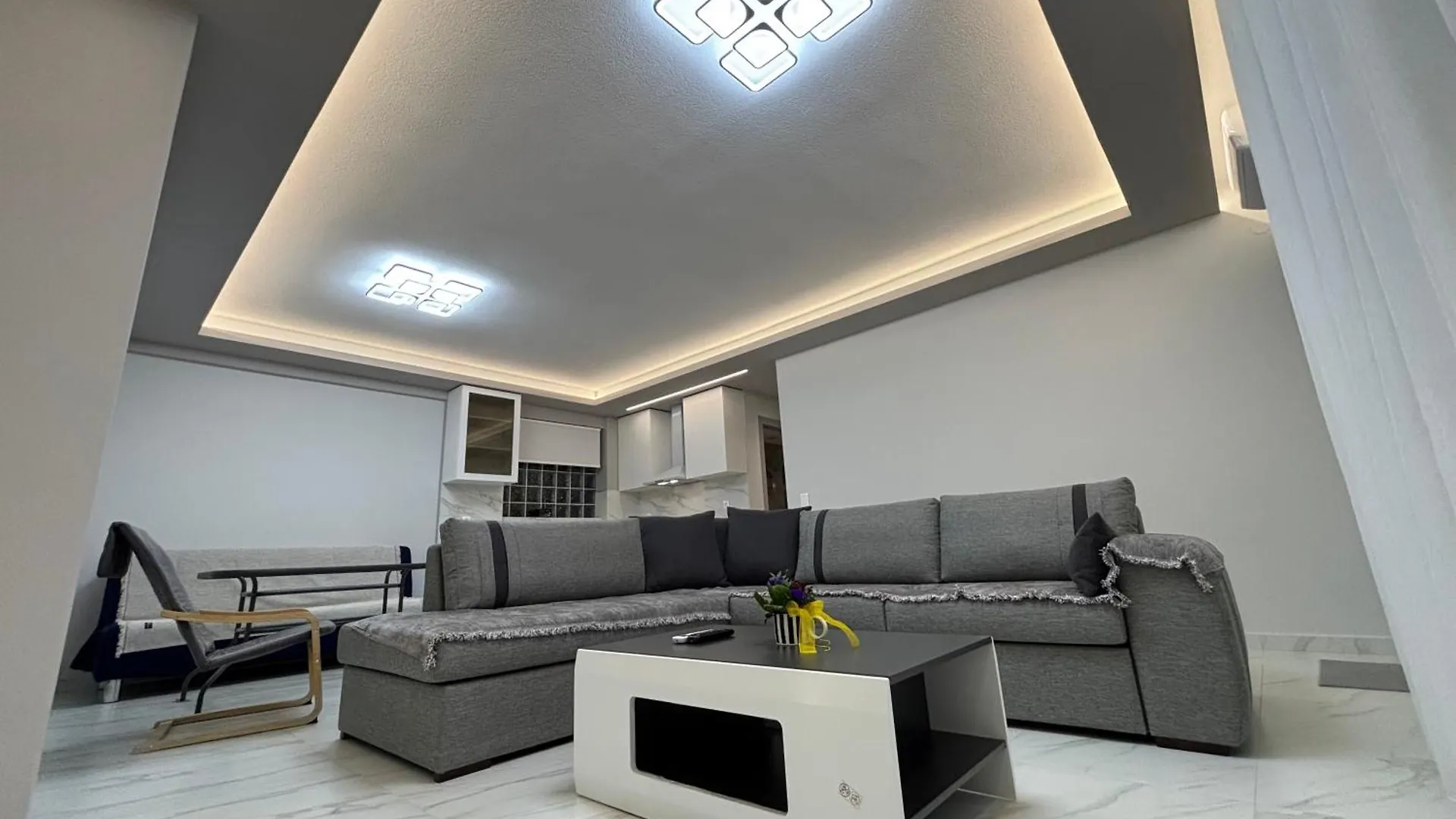 Escape Central Apartments Neos Marmaras Greece